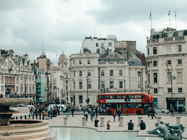 Comment organiser un road trip en Nouvelle-Zélande avec des étapes dans des maisons de vacances écoresponsables?